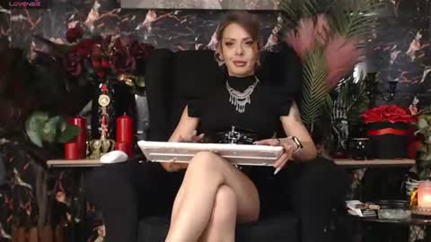 Snapshot of dominatrixeve chatting on 07-25-26, 03:42 Dominatrix Eve online show from 07-25-26, 03:42