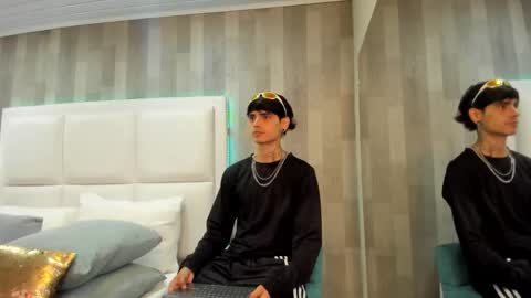 Snapshot of dominic_foox chatting on 02-09-26, 02:10 Dominic foox online show from 02-09-26, 02:10