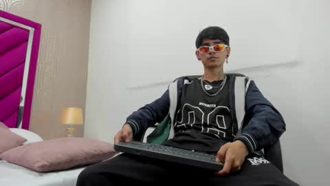 Snapshot of dominic_foox chatting on 02-17-26, 12:23 Dominic foox online show from 02-17-26, 12:23