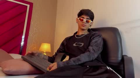 Snapshot of dominic_foox chatting on 02-20-26, 03:01 Dominic foox online show from 02-20-26, 03:01