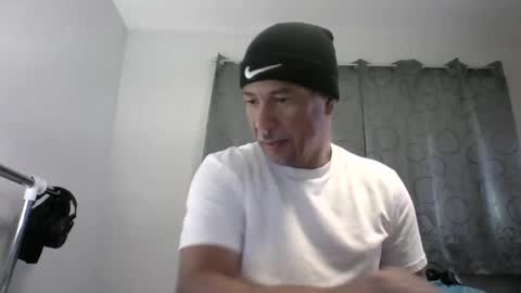 luis online show from 09-28-25, 03:50