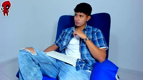  Dominic  online show from 04-12-26, 02:16