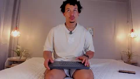 Snapshot of dominik_drake chatting on 06-11-26, 12:25 Dominik Drake online show from 06-11-26, 12:25