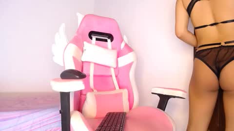   online show from 10-20-25, 01:06