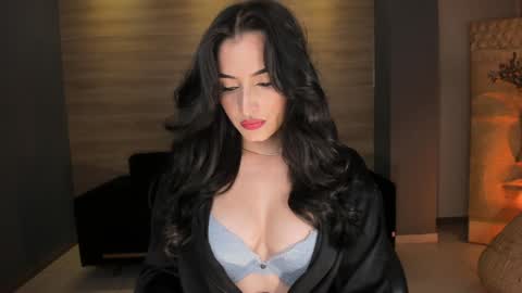 Dominique online show from 01-13-25, 08:37