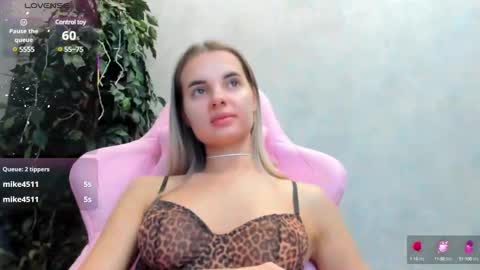 Snapshot of donnaaa_evans chatting on 03-06-25, 03:13 Donna On GMT2 Mon-Fri 3-9 AM online show from 03-06-25, 03:13