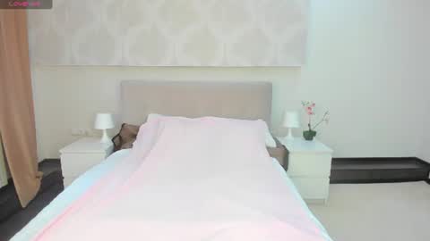 Snapshot of donnaaa_evans chatting on 07-12-26, 11:40 Donna On GMT2 Mon-Fri 3-9 AM online show from 07-12-26, 11:40