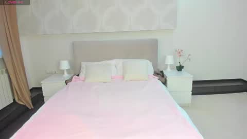 Snapshot of donnaaa_evans chatting on 07-13-26, 11:40 Donna On GMT2 Mon-Fri 3-9 AM online show from 07-13-26, 11:40