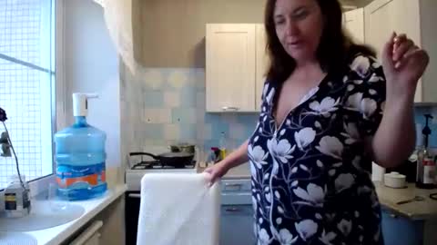 Tatiana 43 curvy sexy body and Joanna redhead 39 years online show from 12-08-24, 09:46