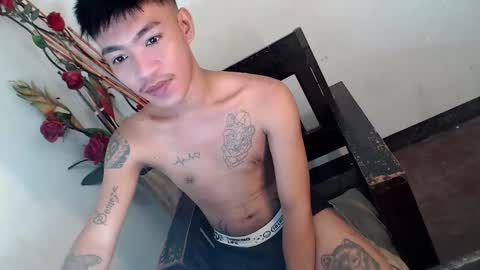 Snapshot of donnie_on_cum chatting on 02-25-26, 12:20 donnie online show from 02-25-26, 12:20