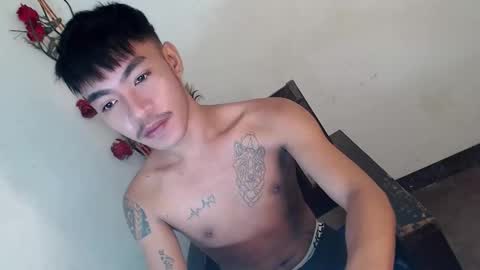 Snapshot of donnie_on_cum chatting on 03-04-26, 12:16 donnie online show from 03-04-26, 12:16