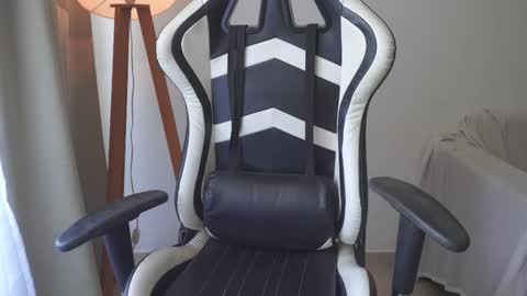 Donatella online show from 10-31-25, 11:55