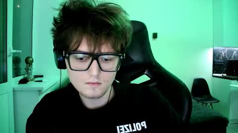 Snapshot of dopeboy277 chatting on 10-31-25, 07:04 dopeboy277 online show from 10-31-25, 07:04