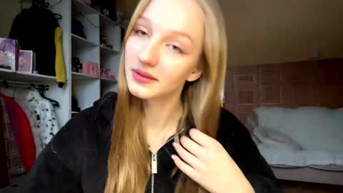 Snapshot of doreathagustave chatting on 03-02-26, 01:40 Anika online show from 03-02-26, 01:40