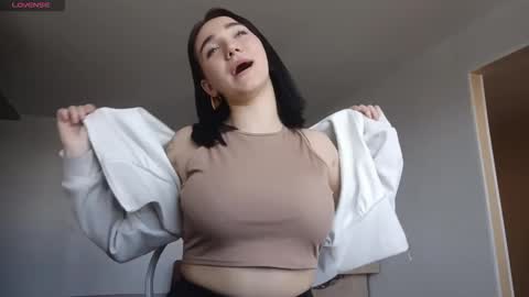 Jacqueline online show from 03-13-26, 03:35