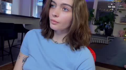 Snapshot of dorfmatratze_ chatting on 12-22-24, 12:05 Alice online show from 12-22-24, 12:05