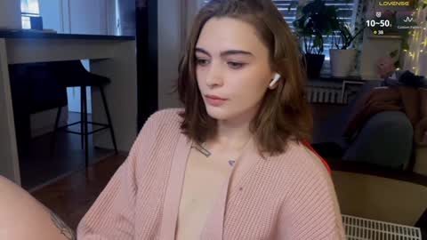 Snapshot of dorfmatratze_ chatting on 01-04-25, 09:00 Alice online show from 01-04-25, 09:00