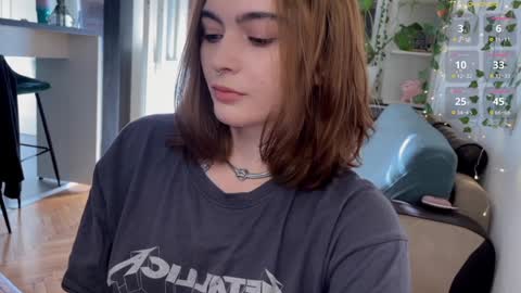Snapshot of dorfmatratze_ chatting on 01-08-25, 09:32 Alice online show from 01-08-25, 09:32