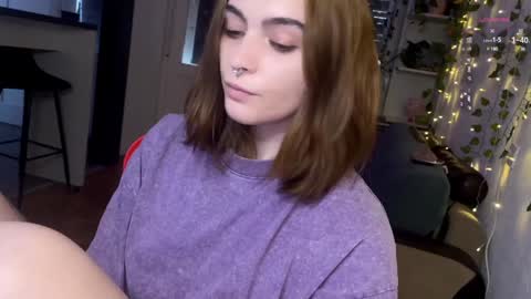 Snapshot of dorfmatratze_ chatting on 01-18-25, 12:04 Alice online show from 01-18-25, 12:04