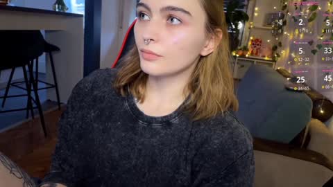 Snapshot of dorfmatratze_ chatting on 01-25-25, 03:20 Alice online show from 01-25-25, 03:20