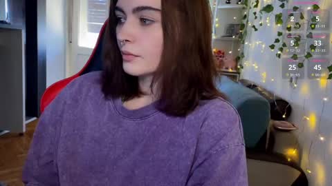 Snapshot of dorfmatratze_ chatting on 02-09-25, 12:19 Alice online show from 02-09-25, 12:19