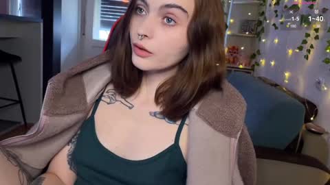 Snapshot of dorfmatratze_ chatting on 02-12-25, 01:27 Alice online show from 02-12-25, 01:27