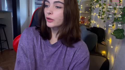 Snapshot of dorfmatratze_ chatting on 02-14-25, 09:24 Alice online show from 02-14-25, 09:24