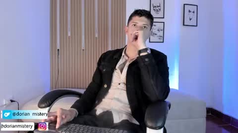 Snapshot of dorian_mystery chatting on 07-16-26, 11:00 dorian_mystery online show from 07-16-26, 11:00