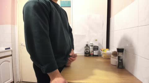 Snapshot of doriancretu95 chatting on 12-08-24, 09:08 menu below online show from 12-08-24, 09:08