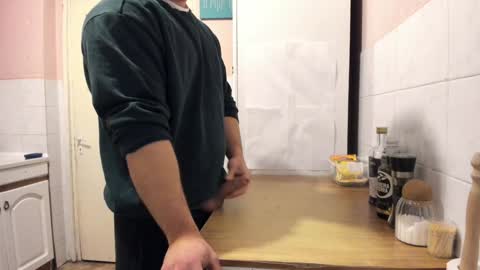 Snapshot of doriancretu95 chatting on 12-18-24, 07:47 menu below online show from 12-18-24, 07:47