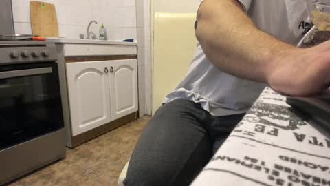 Snapshot of doriancretu95 chatting on 12-22-24, 11:22 menu below online show from 12-22-24, 11:22