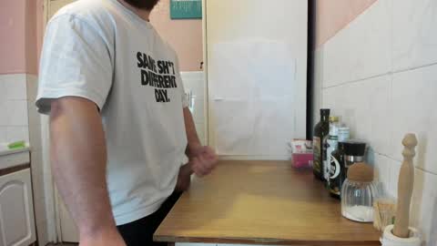 Snapshot of doriancretu95 chatting on 01-02-25, 07:44 menu below online show from 01-02-25, 07:44