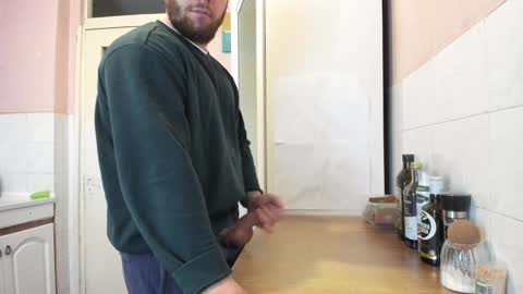 Snapshot of doriancretu95 chatting on 01-04-25, 07:45 menu below online show from 01-04-25, 07:45