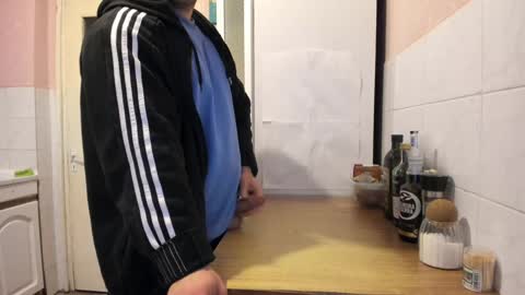 Snapshot of doriancretu95 chatting on 01-16-25, 01:04 menu below online show from 01-16-25, 01:04