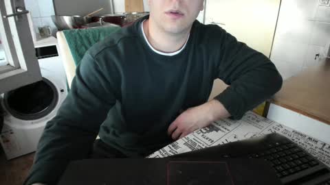 Snapshot of doriancretu95 chatting on 01-26-25, 01:25 menu below online show from 01-26-25, 01:25