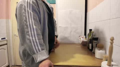 Snapshot of doriancretu95 chatting on 02-09-25, 03:12 menu below online show from 02-09-25, 03:12