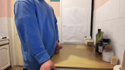 Snapshot of doriancretu95 chatting on 02-18-25, 09:42 menu below online show from 02-18-25, 09:42