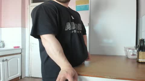 Snapshot of doriancretu95 chatting on 05-04-26, 02:24 menu below online show from 05-04-26, 02:24
