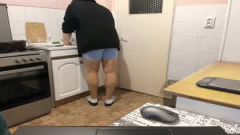 Snapshot of doriancretu95 chatting on 05-05-26, 05:59 menu below online show from 05-05-26, 05:59