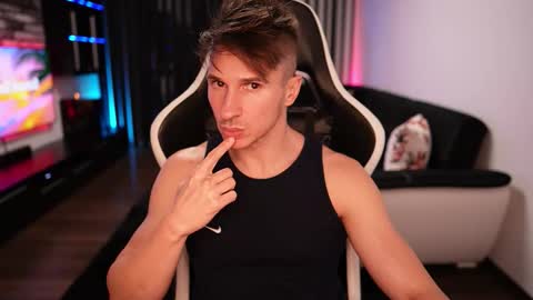 Dorian Reyes online show from 10-03-25, 08:28