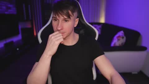 Dorian Reyes online show from 12-14-25, 11:20