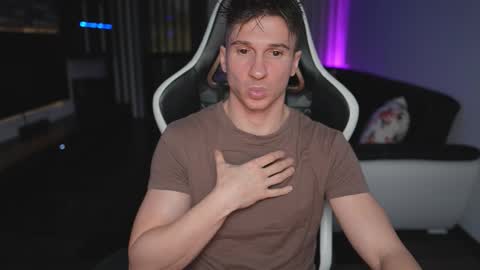 Dorian Reyes online show from 12-20-25, 11:56