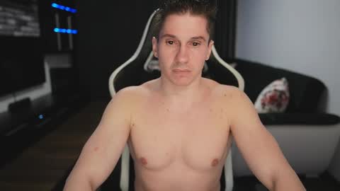 Dorian Reyes online show from 05-02-26, 01:43