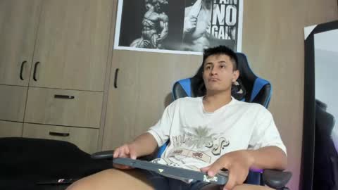 dorman_boy online show from 05-18-26, 04:07