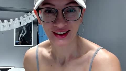 Dorothy Next stream on Monday at 3am-9am online show from 10-29-25, 02:36