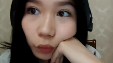 YuKi  online show from 10-08-25, 10:13