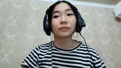 YuKi  online show from 10-11-25, 12:04