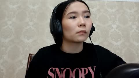 YuKi  online show from 10-19-25, 10:16