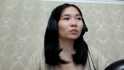YuKi  online show from 10-22-25, 10:26