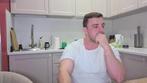 Sasha online show from 10-20-25, 06:19